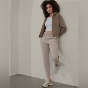 Athleta Headlands Hybrid Trek jogger, size 12